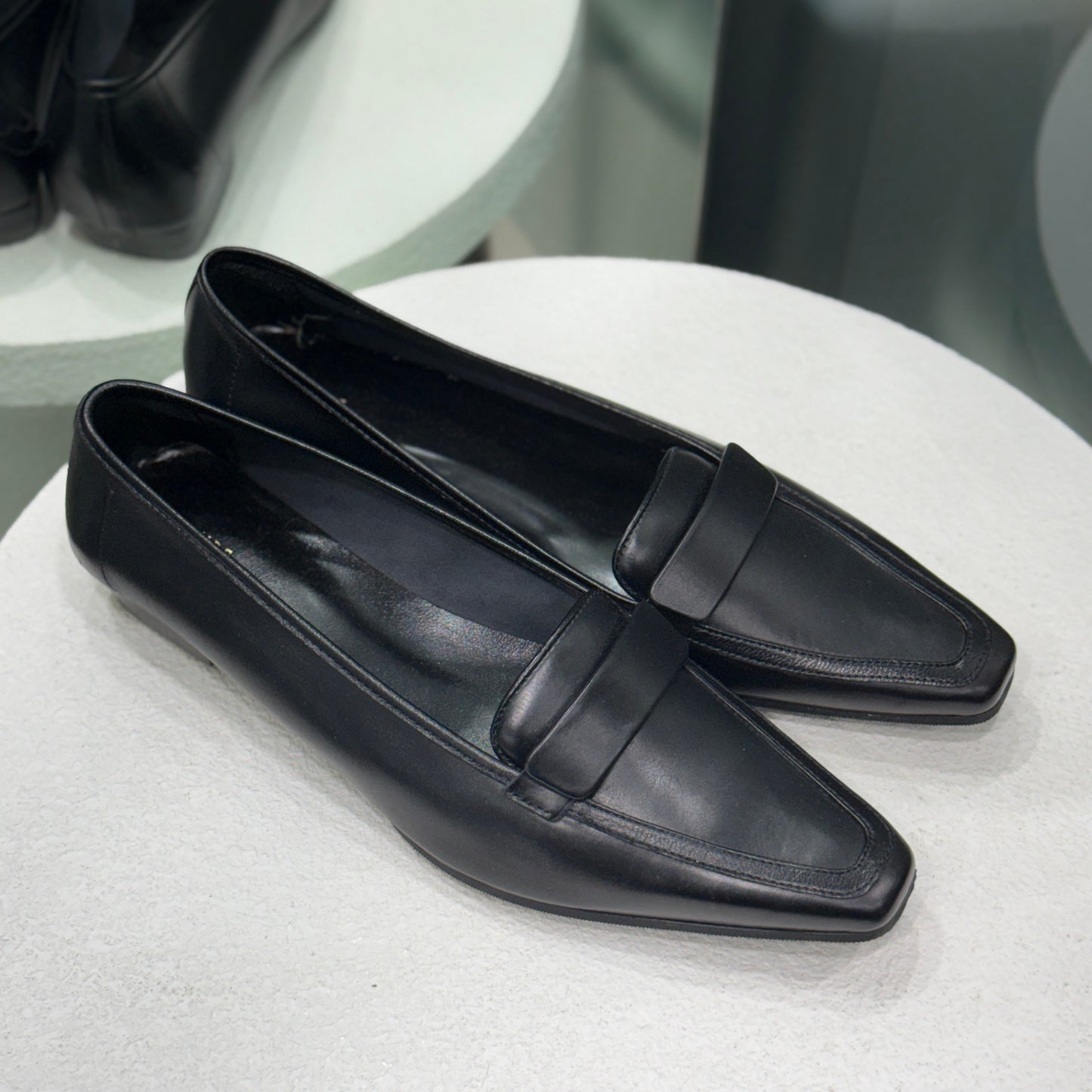 JUDE Black Loafer Sz 37