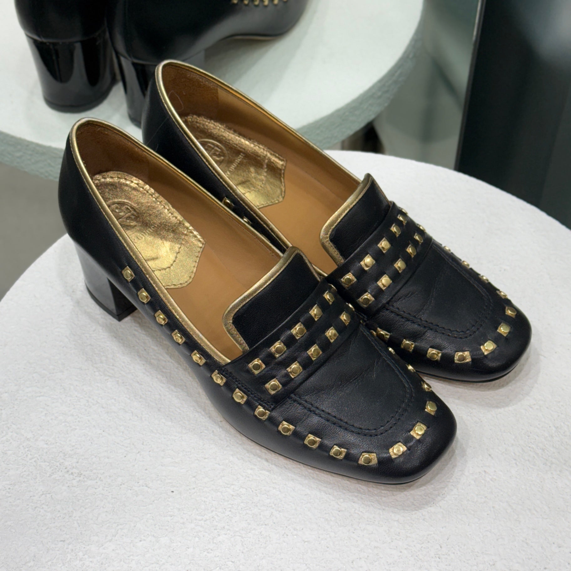 TORY BURCH Black Gold Studded Loafers Sz 8