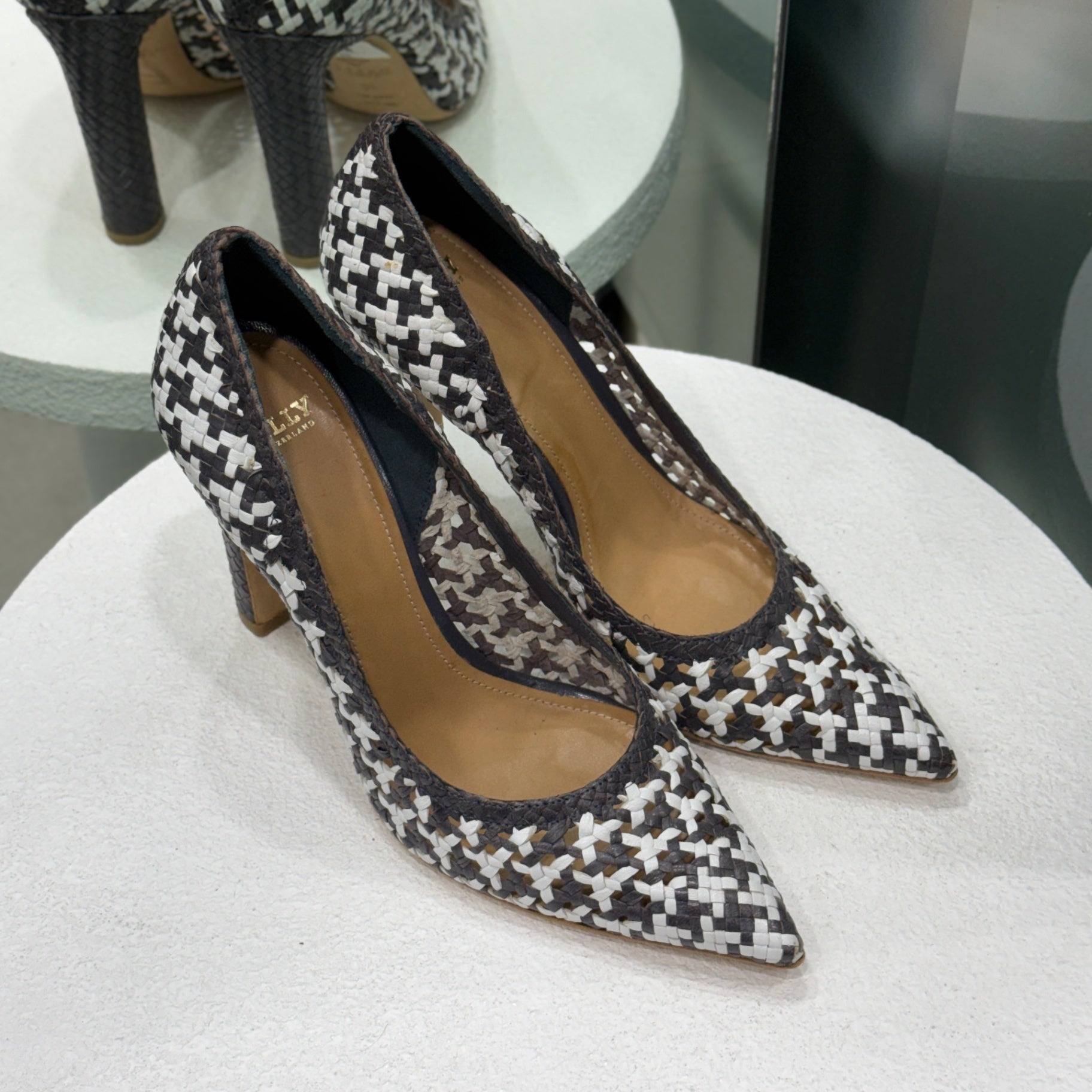 BALLY Black & White Woven Leather Heels Sz 40