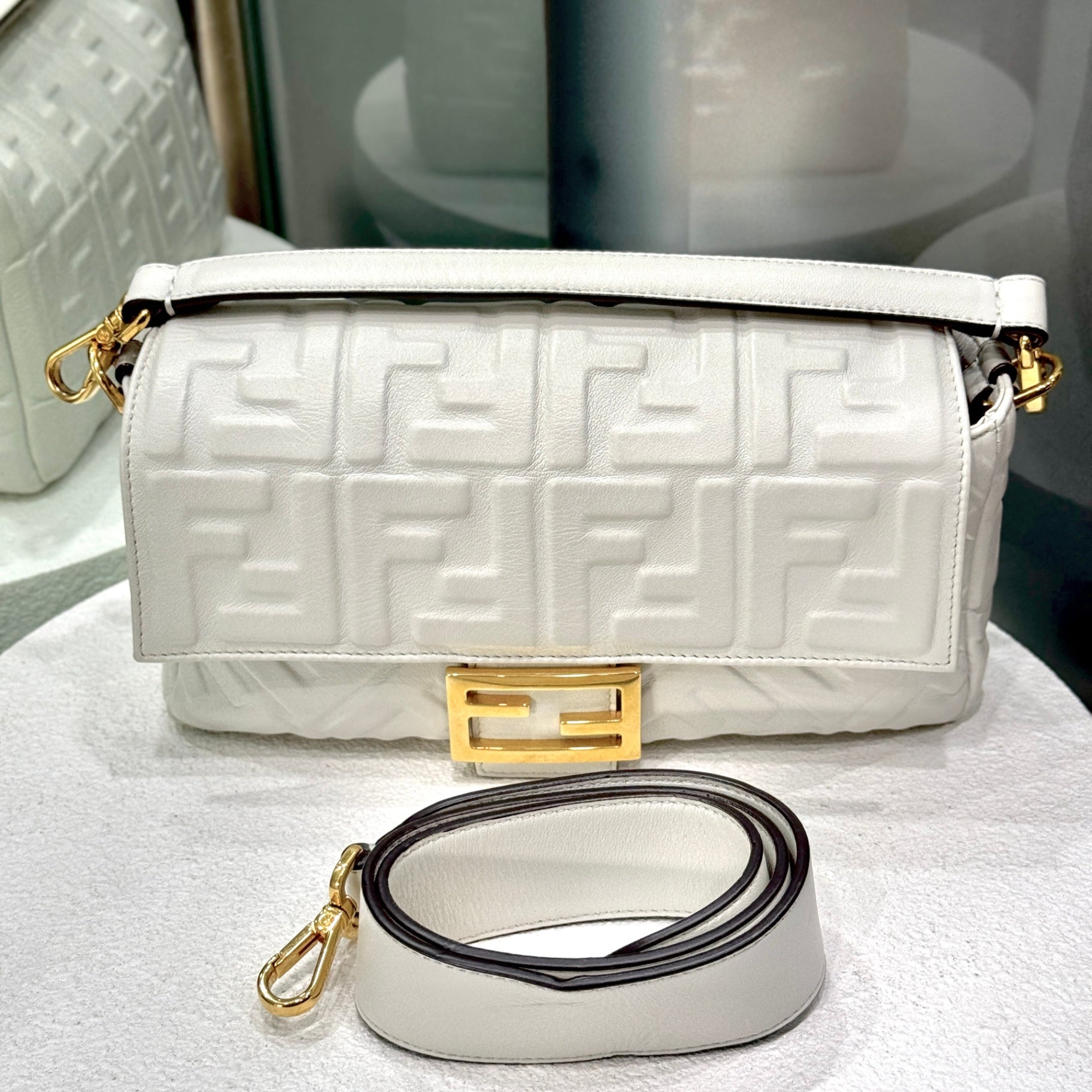 FENDI Baguette Leather Bag - White