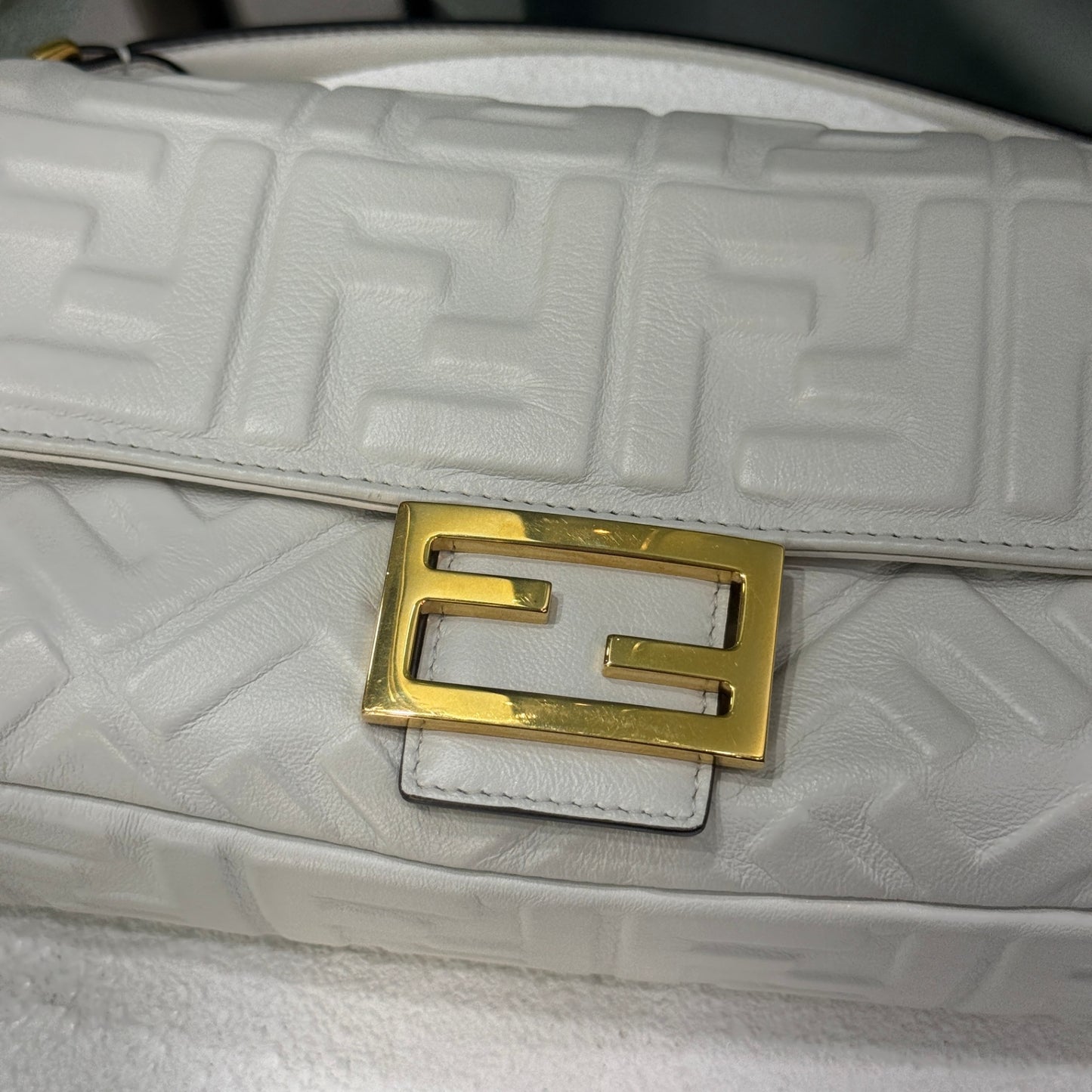 FENDI Baguette Leather Bag - White