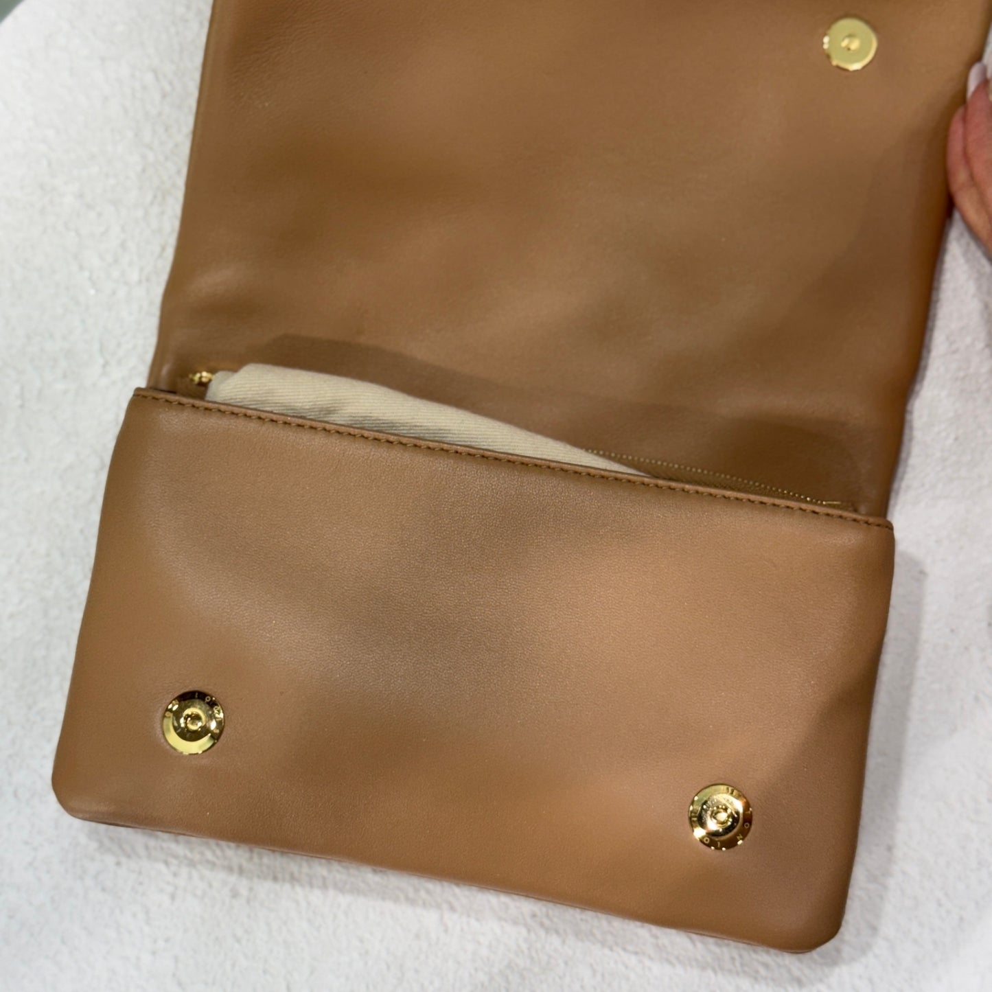 LOUIS VUITTON Pochette Coussin Clutch - Camel