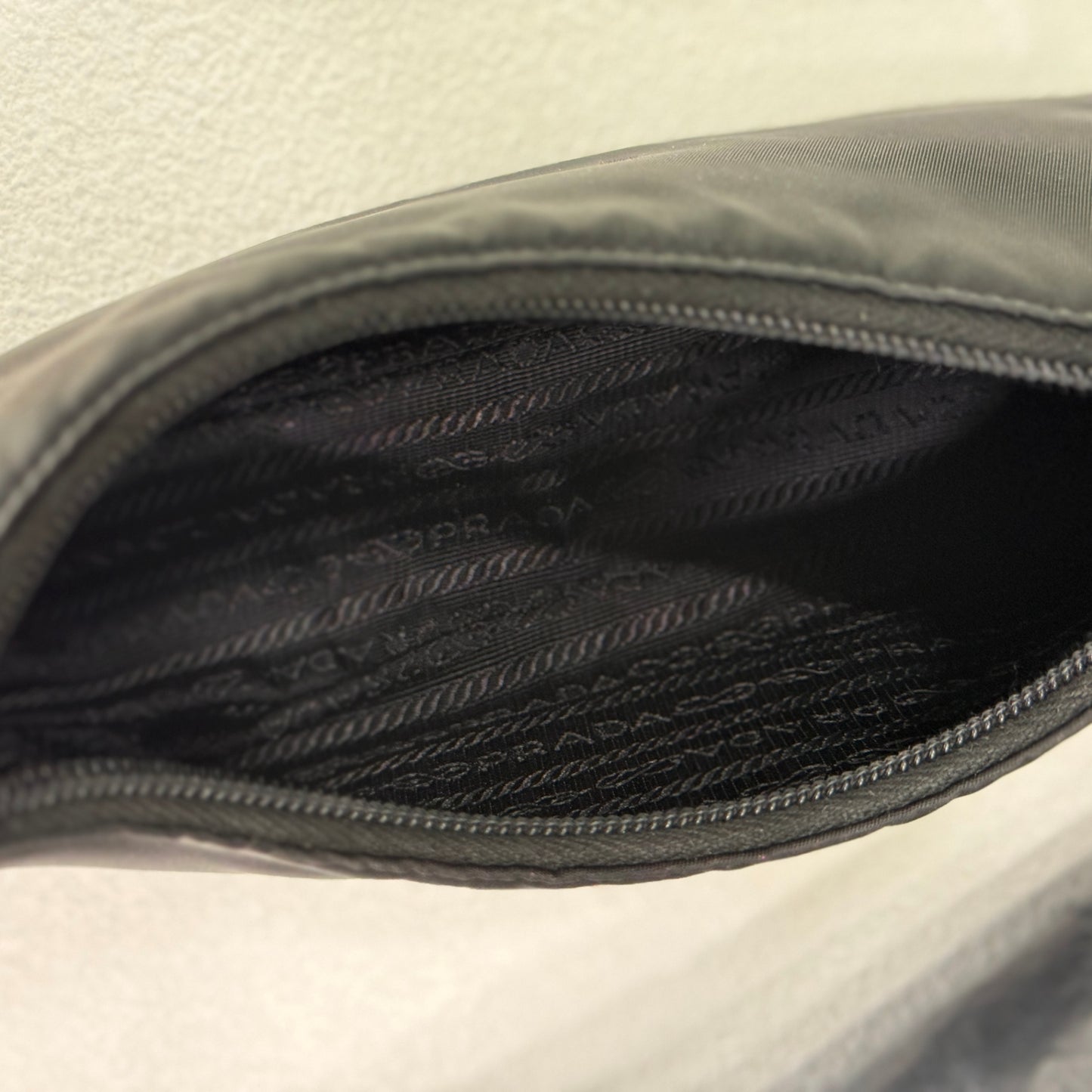 PRADA Nylon Re-Edition 2000 Shoulder Bag - Black