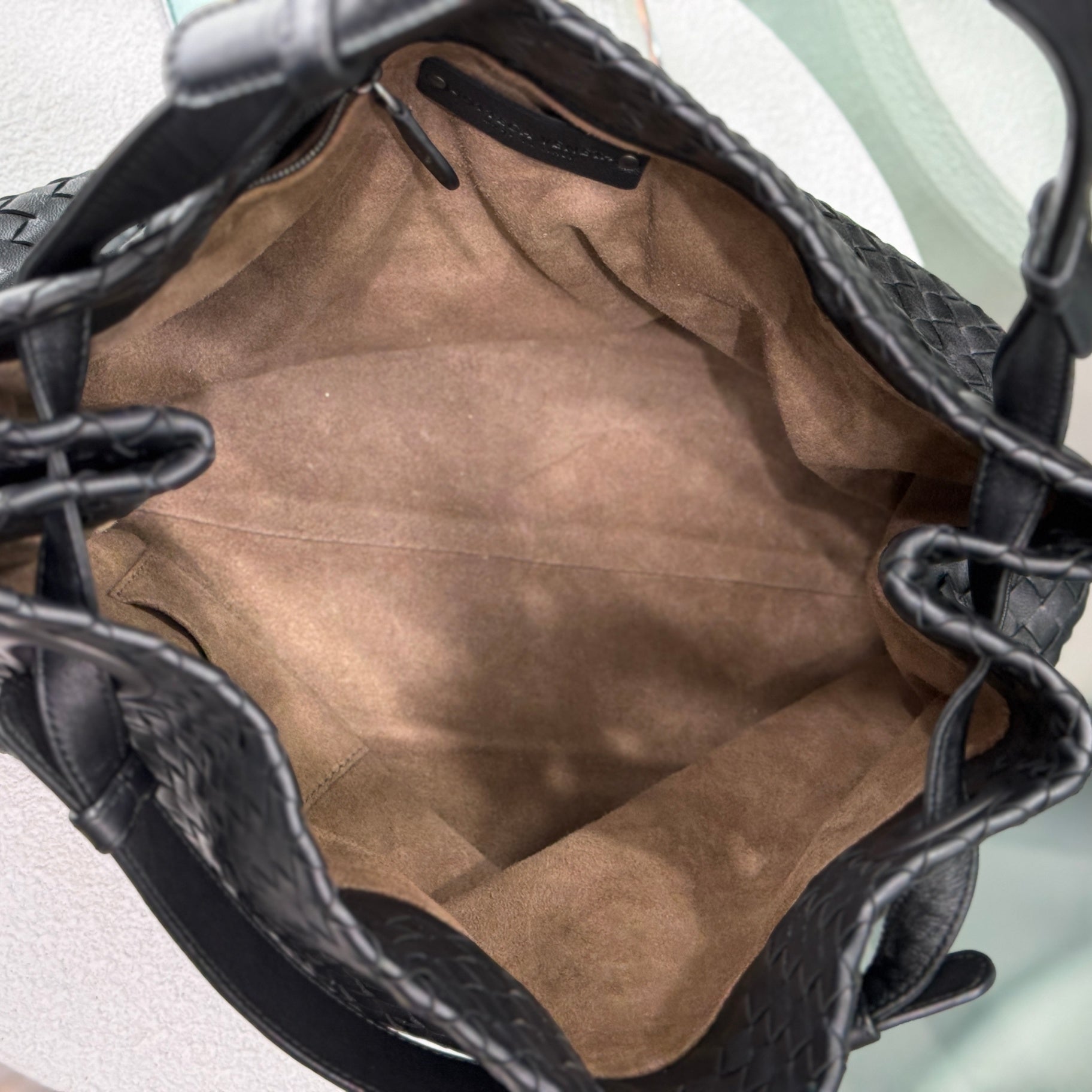BOTTEGA VENETA Intrecciato Medium Garda Bag - Black