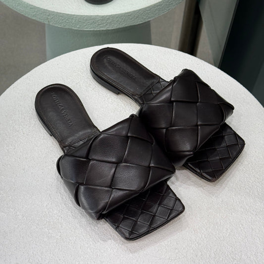 BOTTEGA VENETA Chocolate Lido Flat Sandals Sz 36