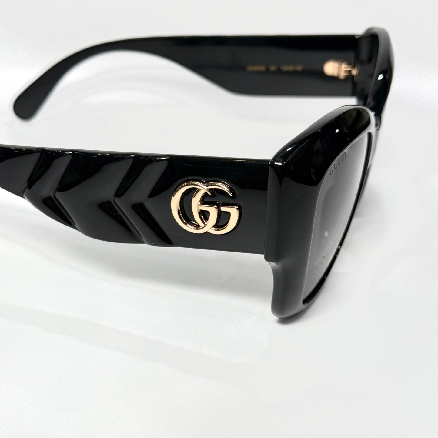 GUCCI Black Sunglasses with Case