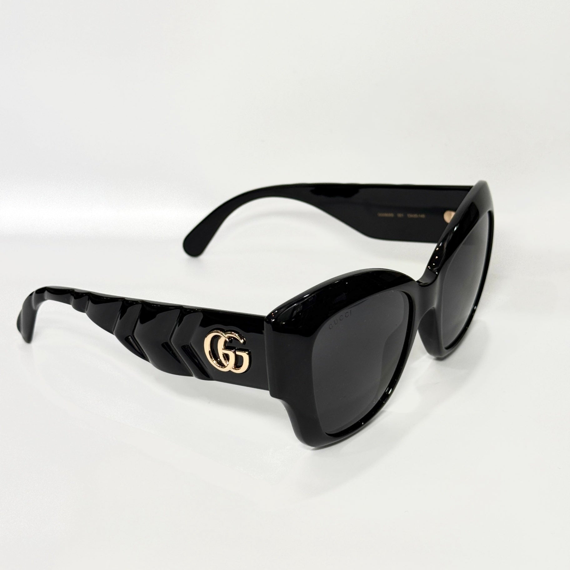 GUCCI Black Sunglasses with Case
