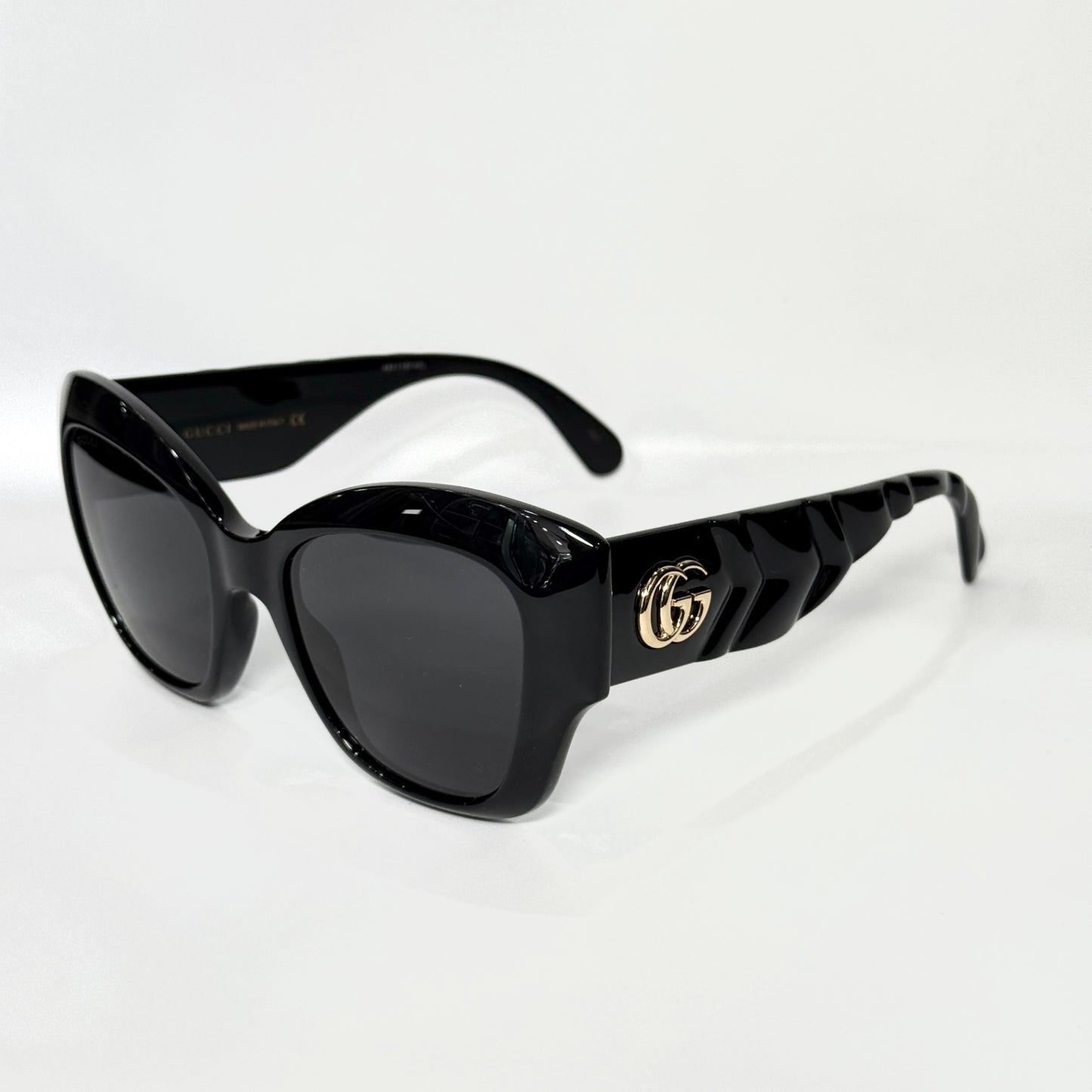 GUCCI Black Sunglasses with Case