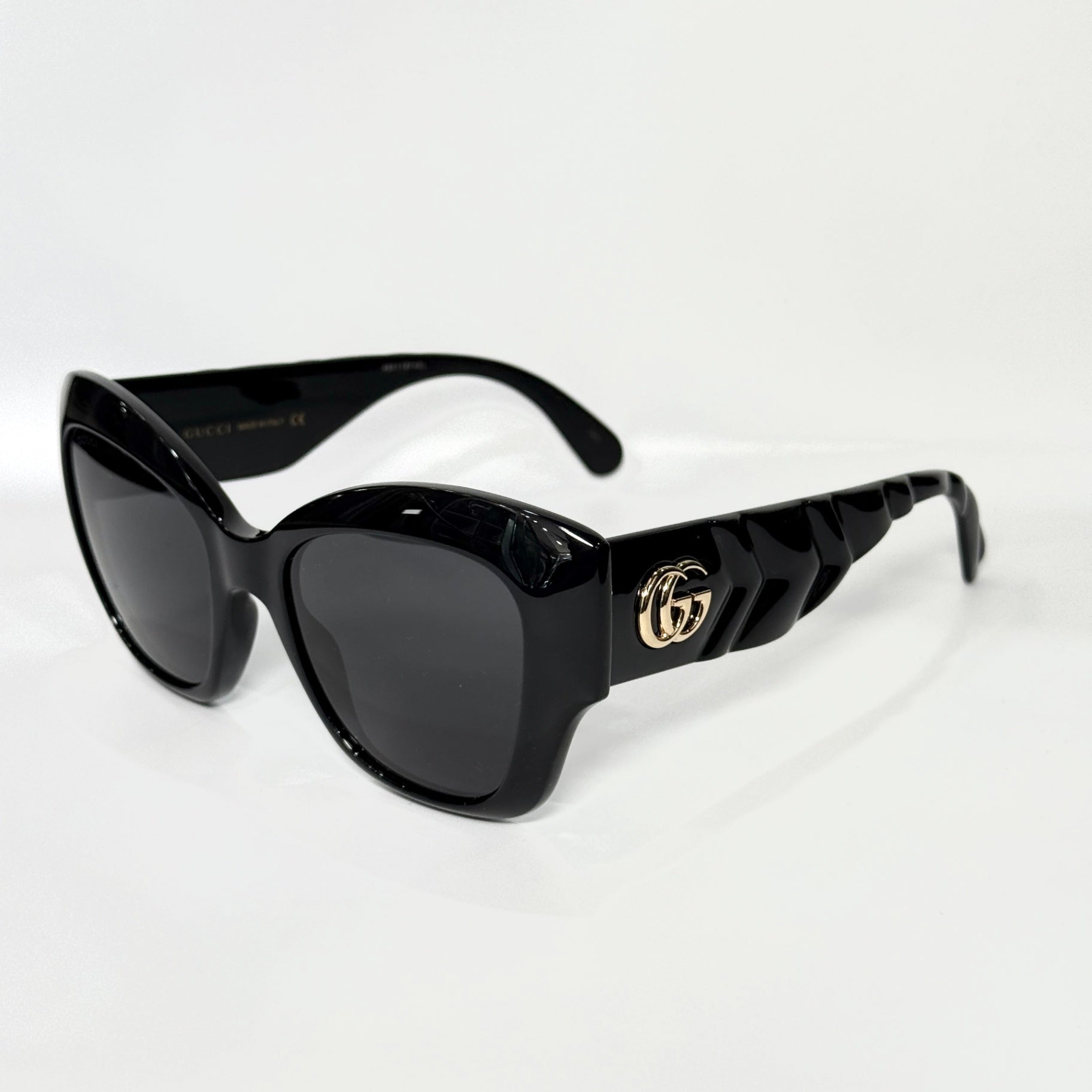 GUCCI Black Sunglasses with Case