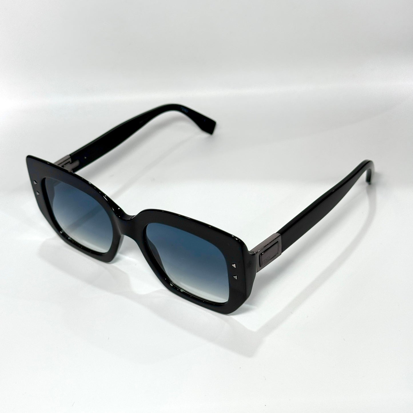 FENDI Black Sunglasses (Case)