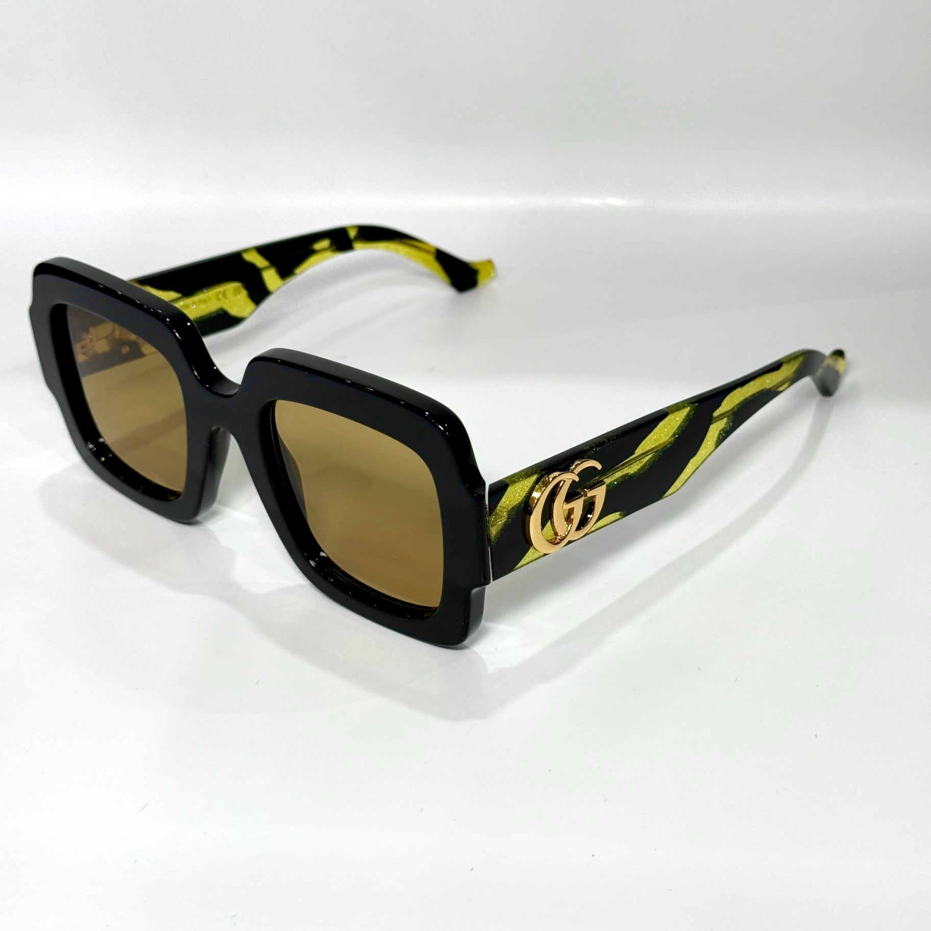 GUCCI Black & Green Tiger Print Sunglasses (Case)