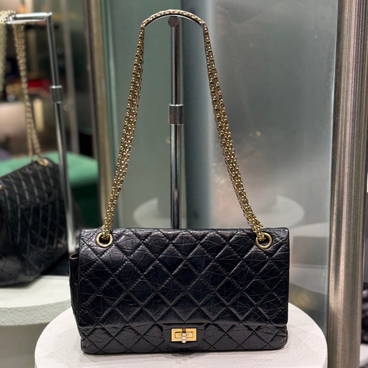 CHANEL Reissue 2.55 - Black