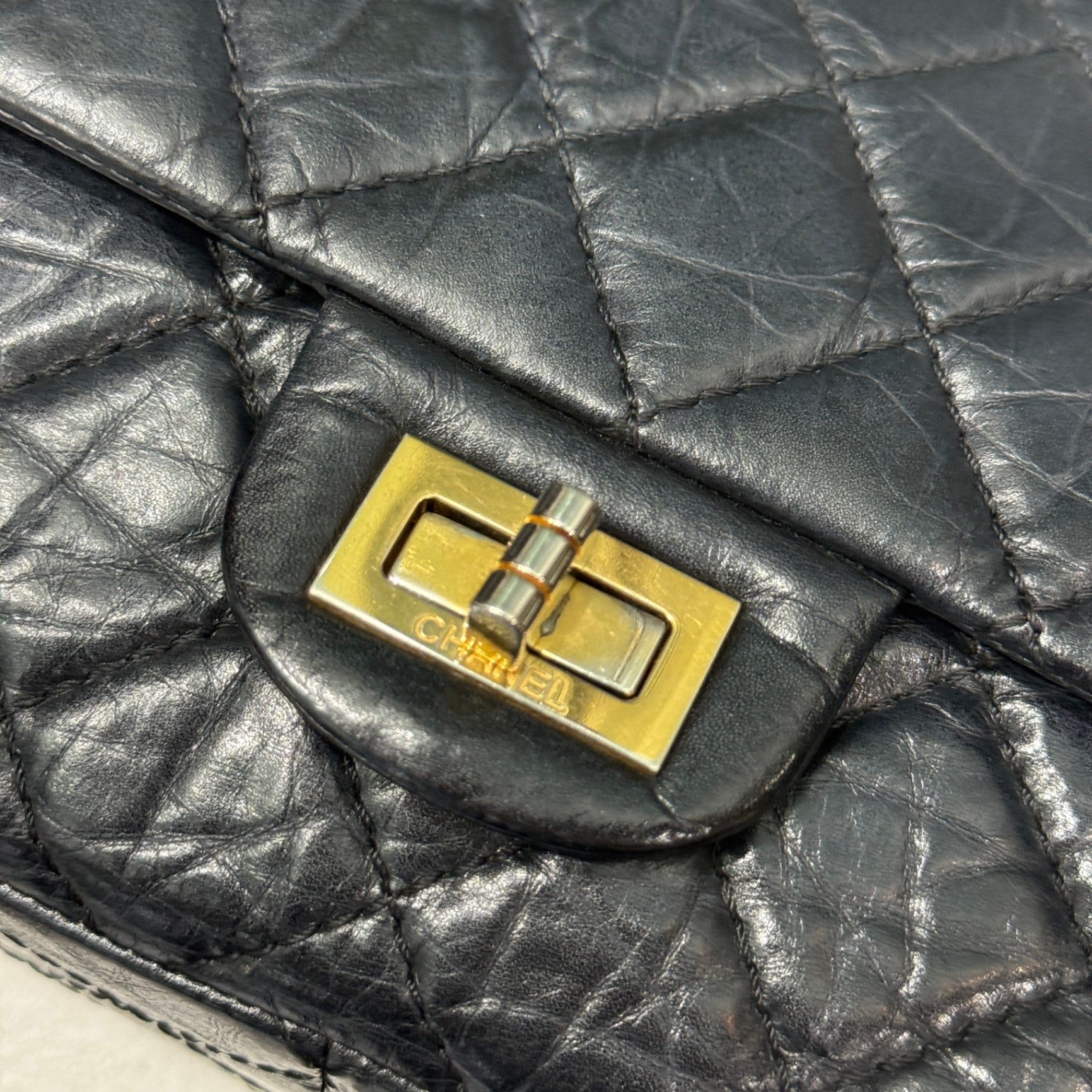 CHANEL Reissue 2.55 - Black