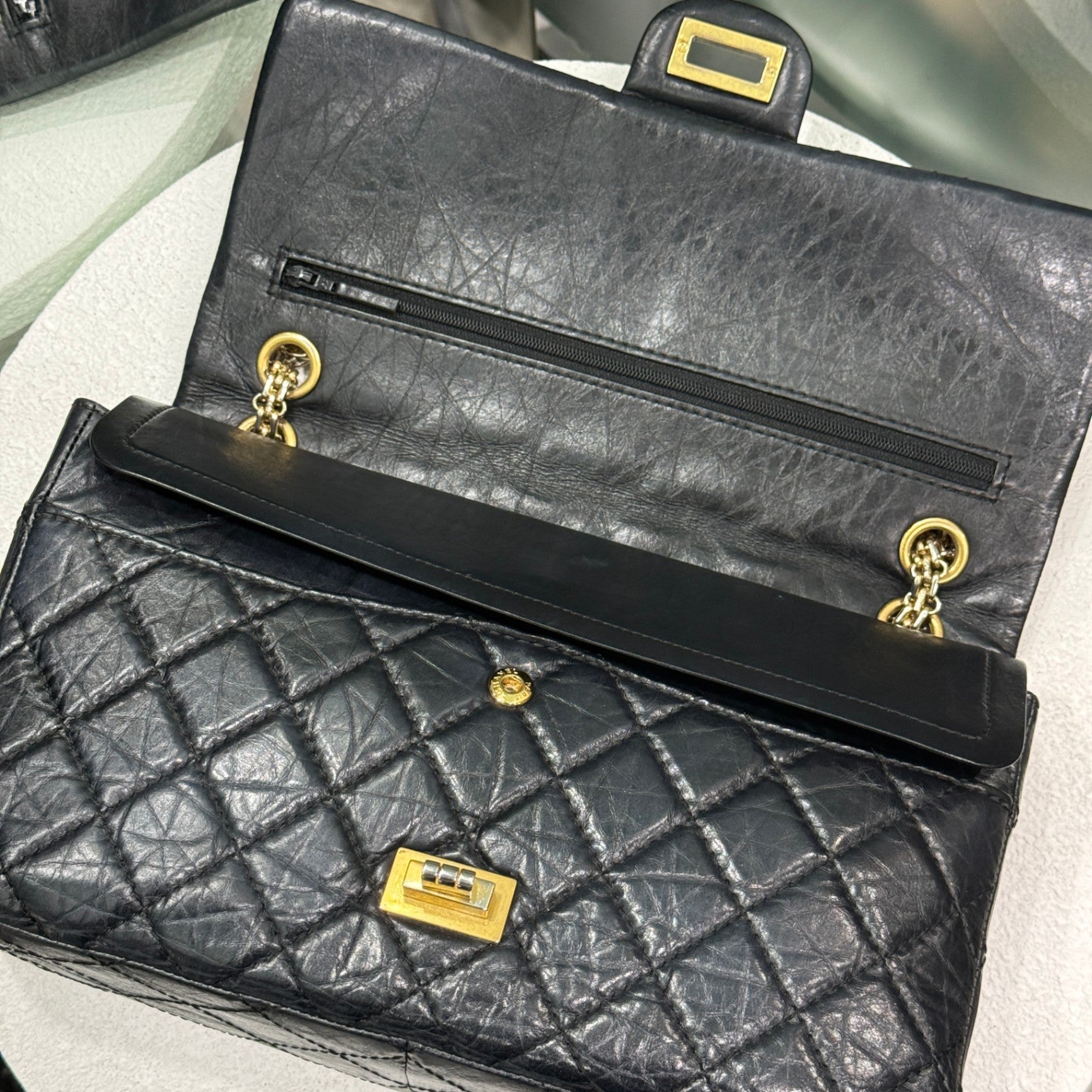 CHANEL Reissue 2.55 - Black