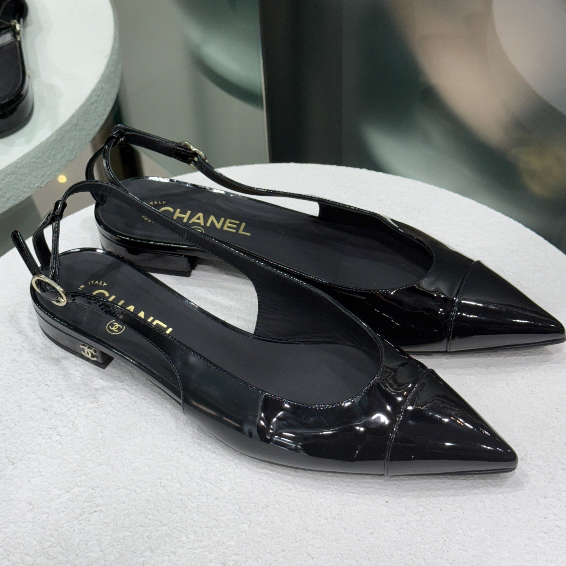 CHANEL Black Patent Point Flats Sz 38.5