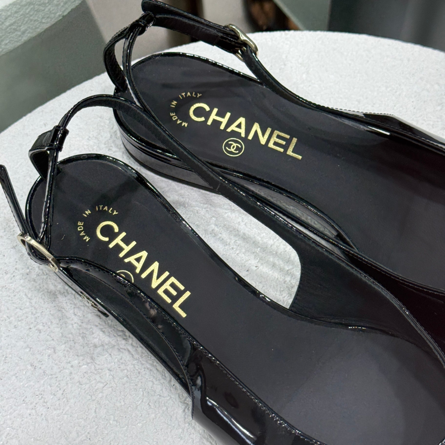 CHANEL Black Patent Point Flats Sz 38.5