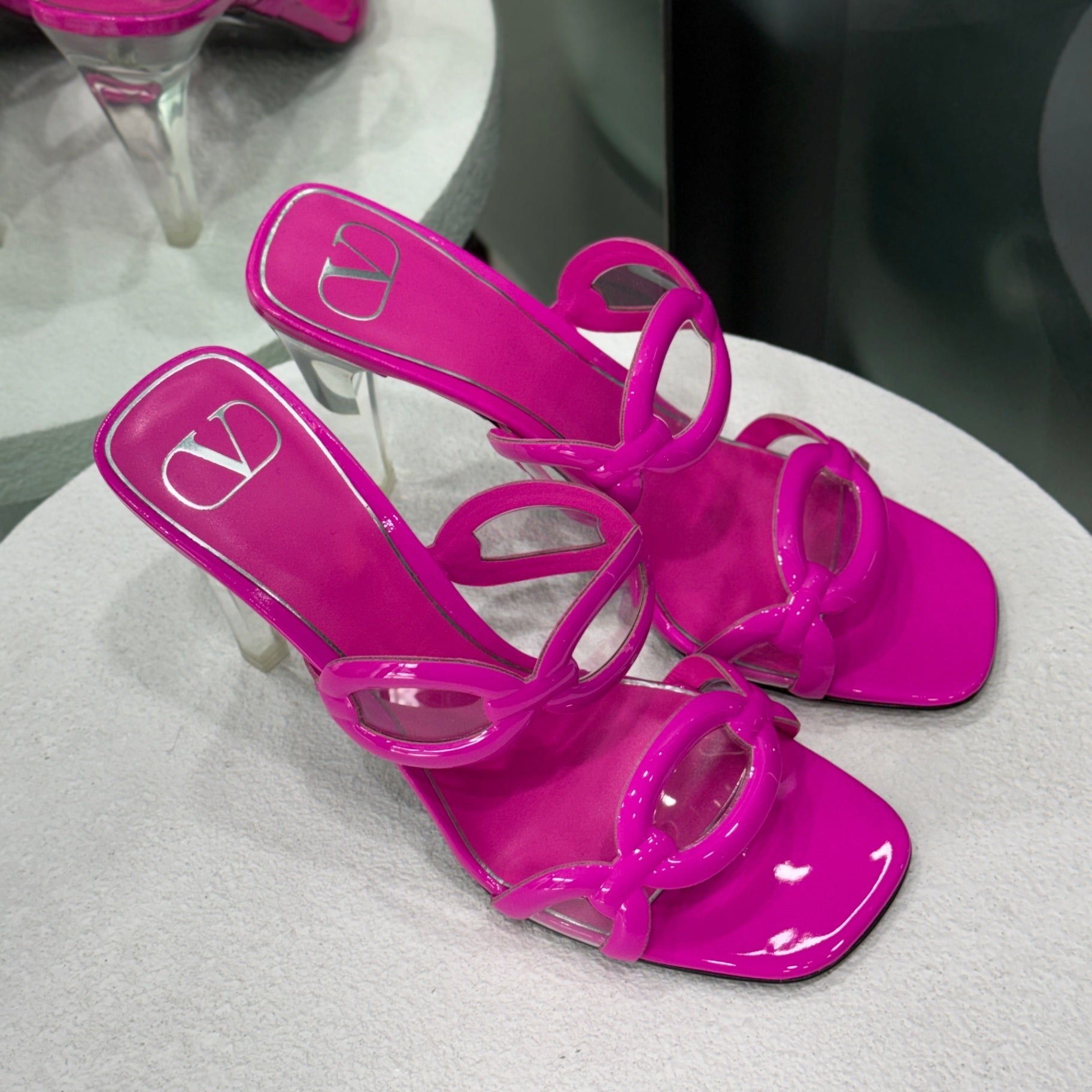 VALENTINO Hot Pink Patent Sandals Sz 39