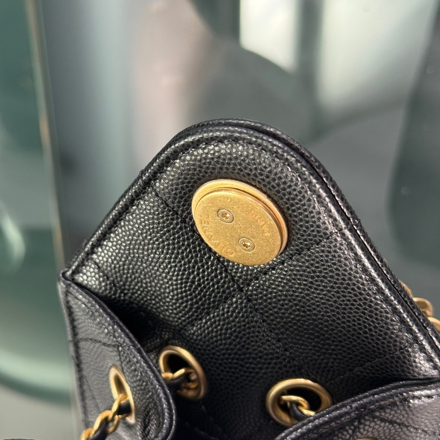 CHANEL 25 Mini - Black Caviar