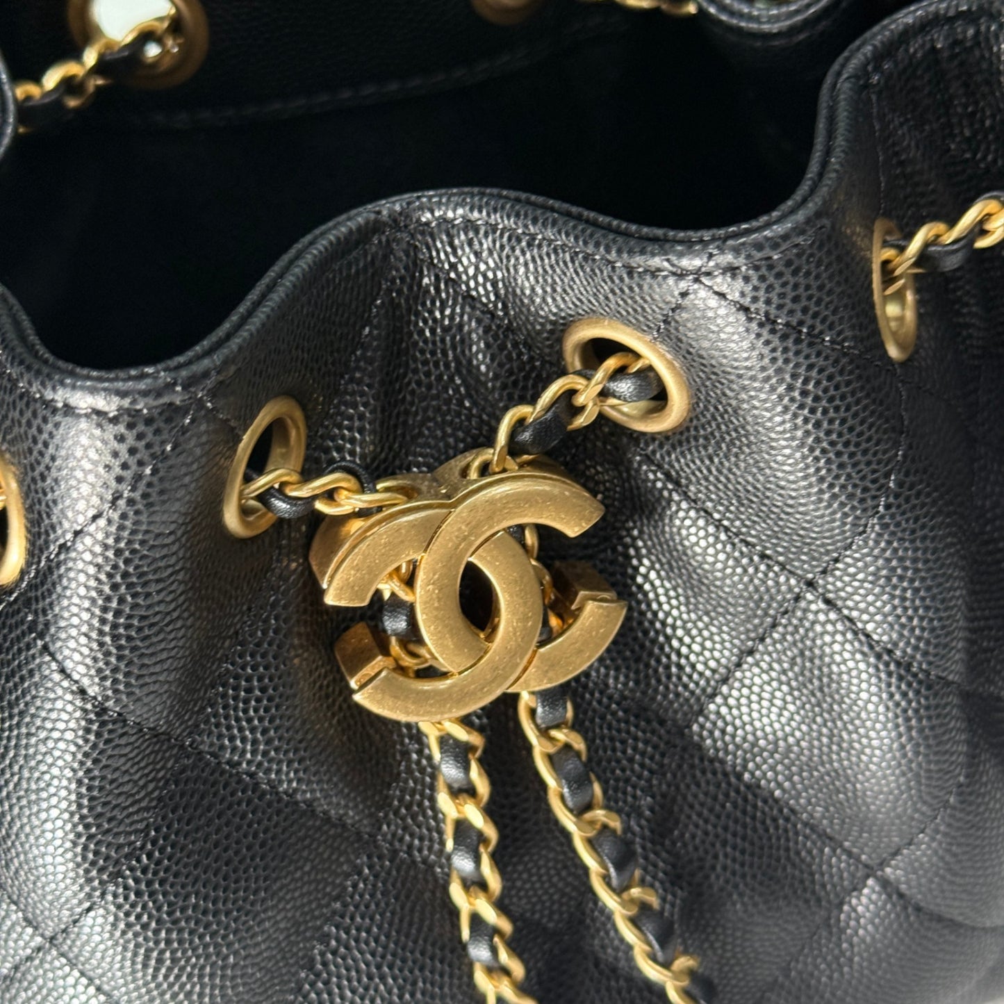 CHANEL 25 Mini - Black Caviar