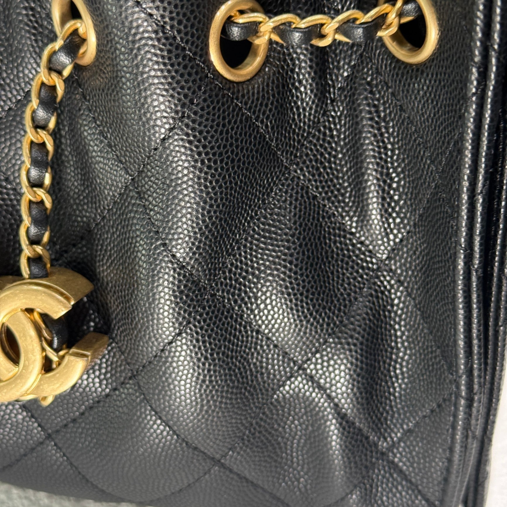 CHANEL 25 Mini - Black Caviar