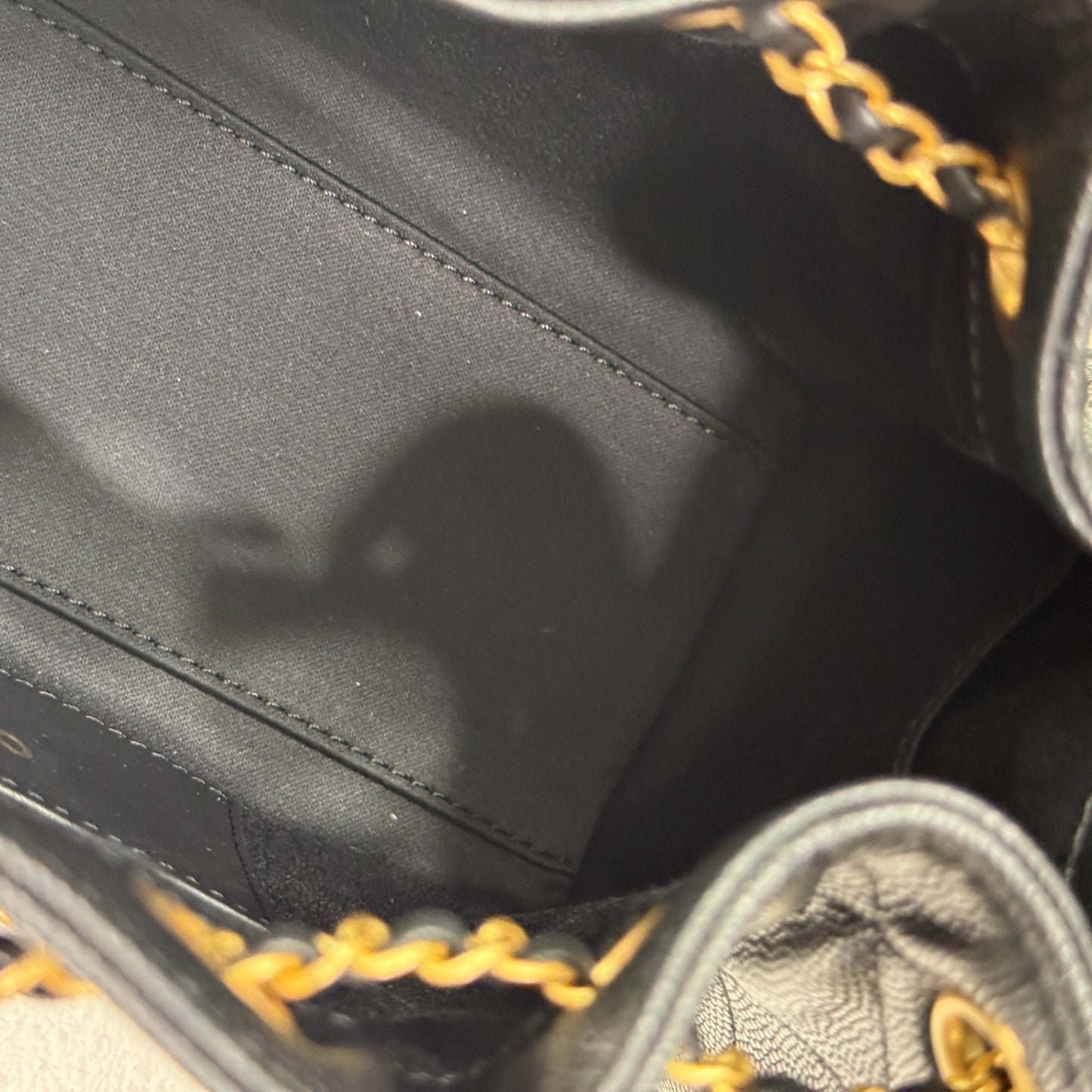CHANEL 25 Mini - Black Caviar