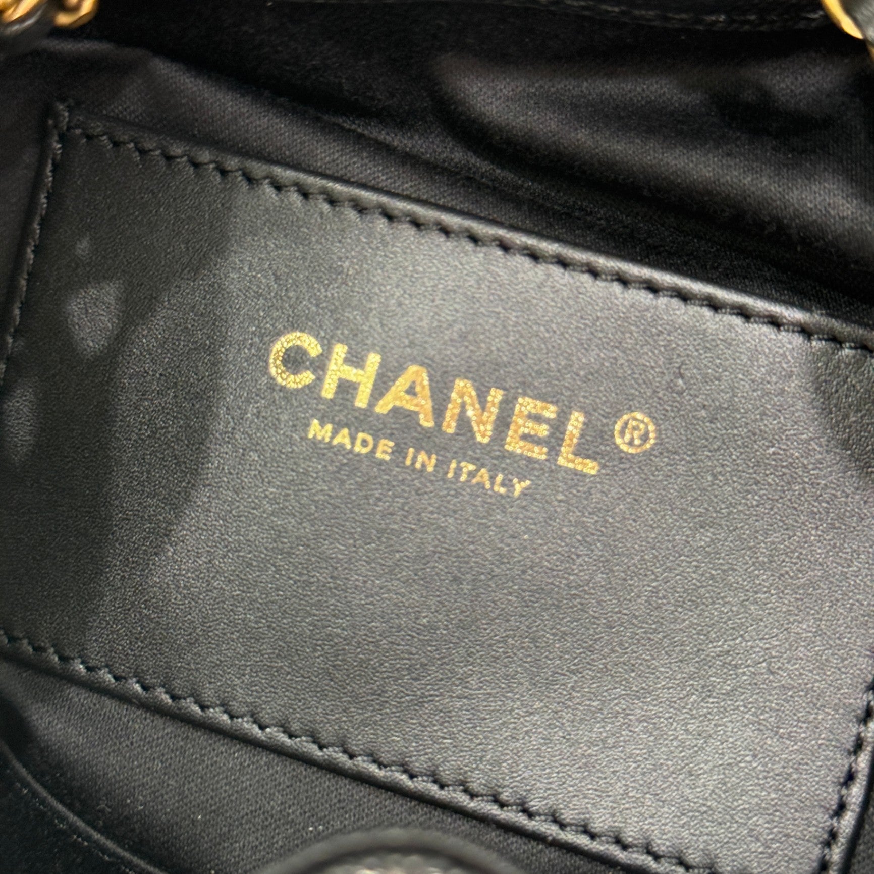 CHANEL 25 Mini - Black Caviar