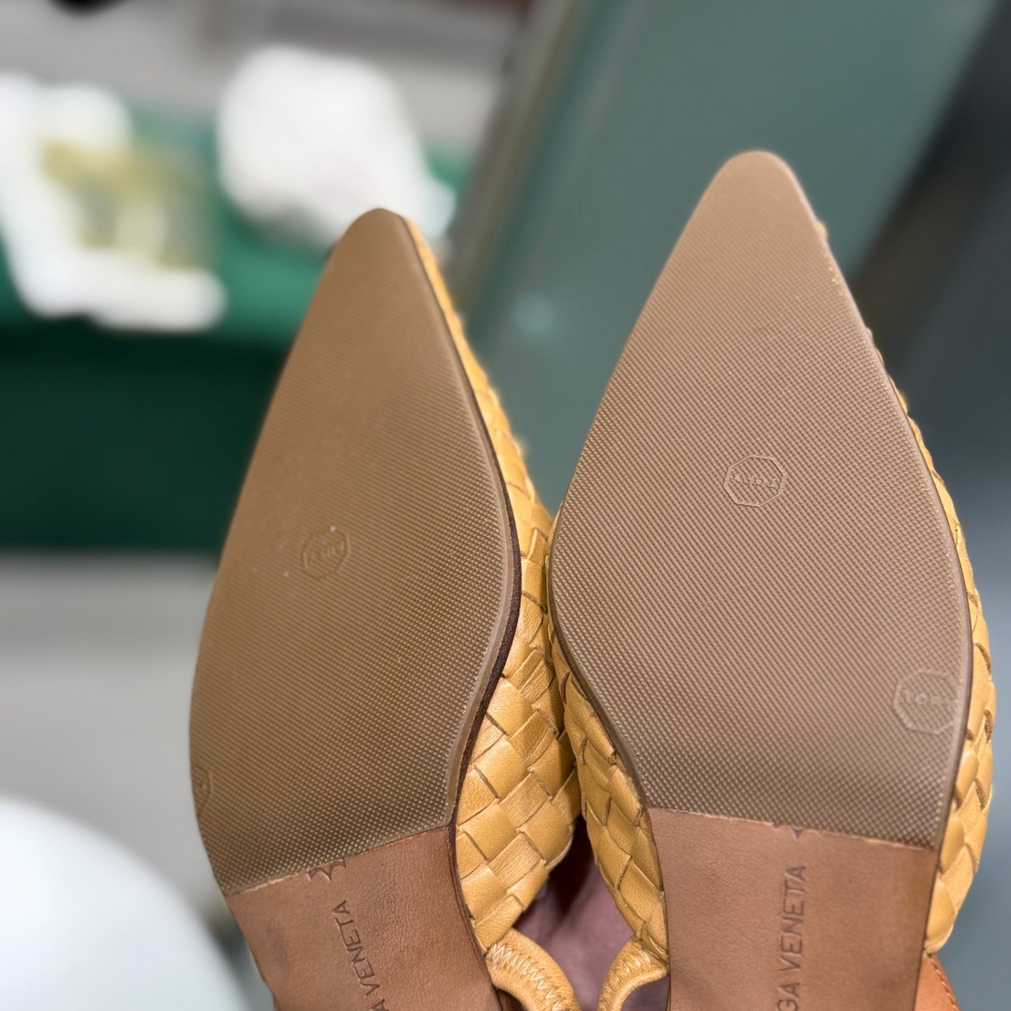 BOTTEGA VENETA Intrecciato Weave Leather Pumps Sz 38