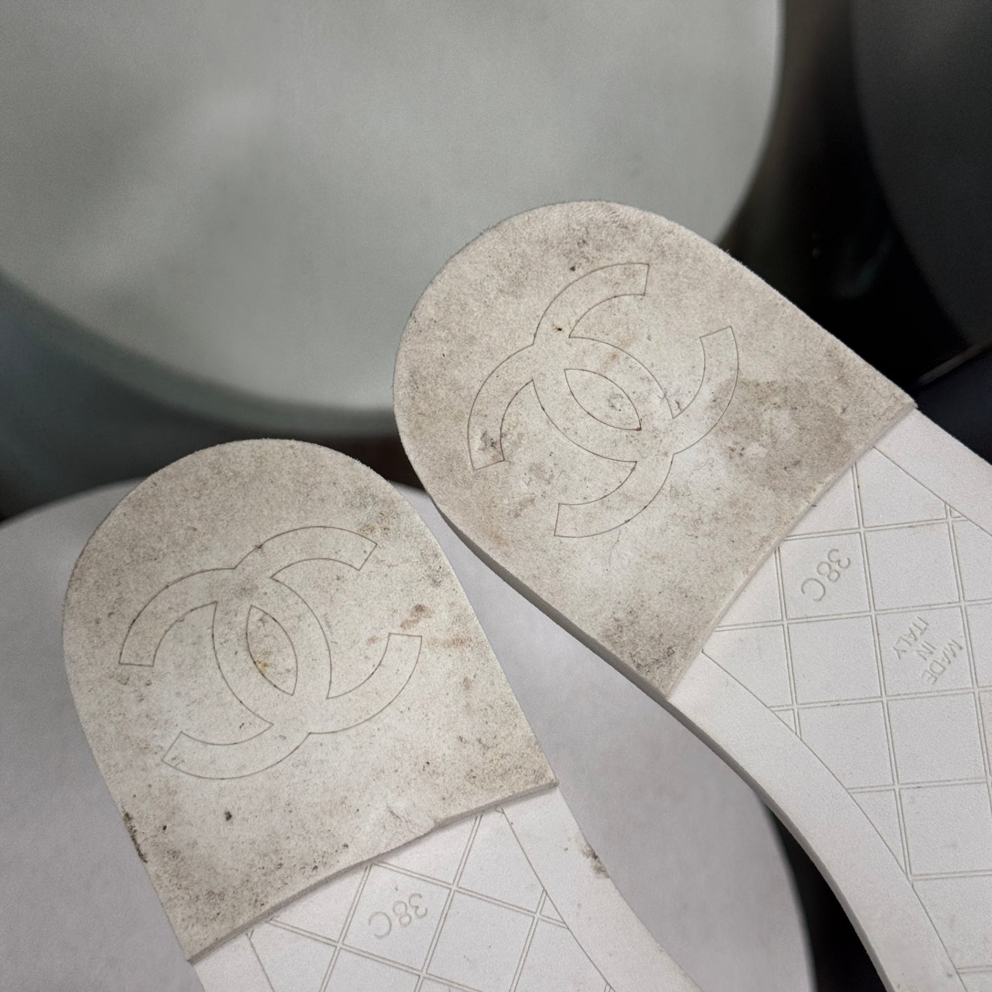 CHANEL White Quilted CC Sandals Sz 38