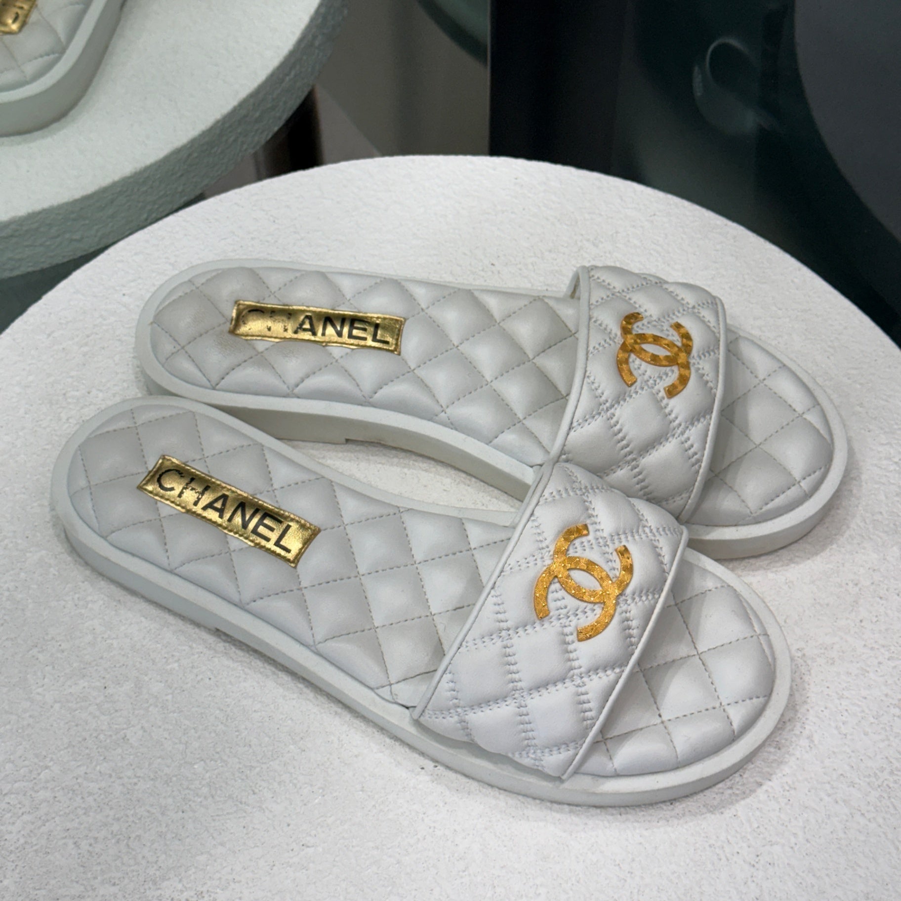 CHANEL White Quilted CC Sandals Sz 38