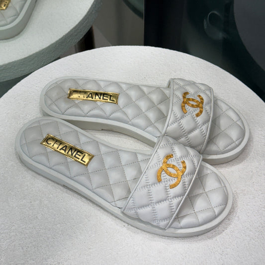 CHANEL White Quilted CC Sandals Sz 38