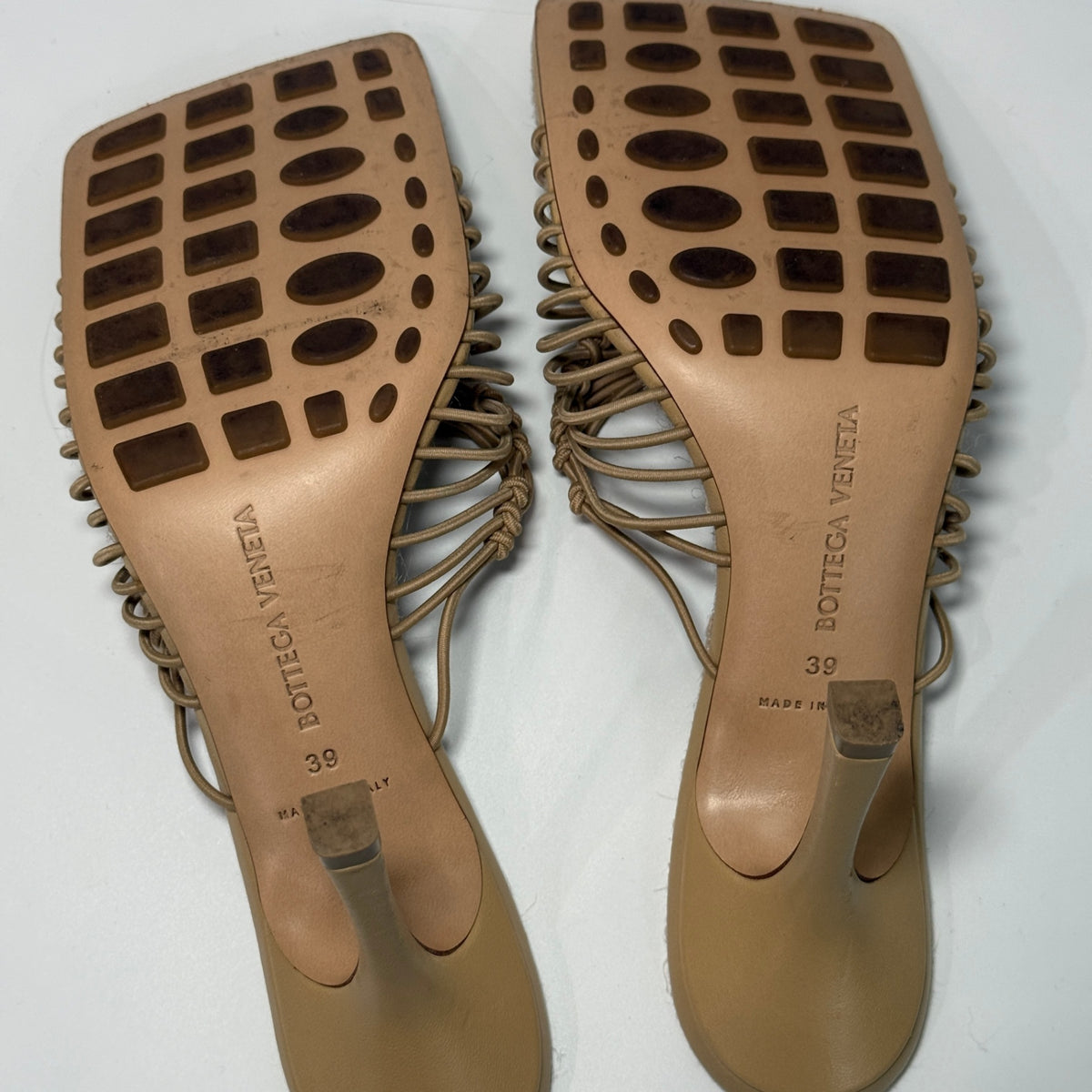 BOTTEGA VENETA Cindy Leather Sandals Sz 39