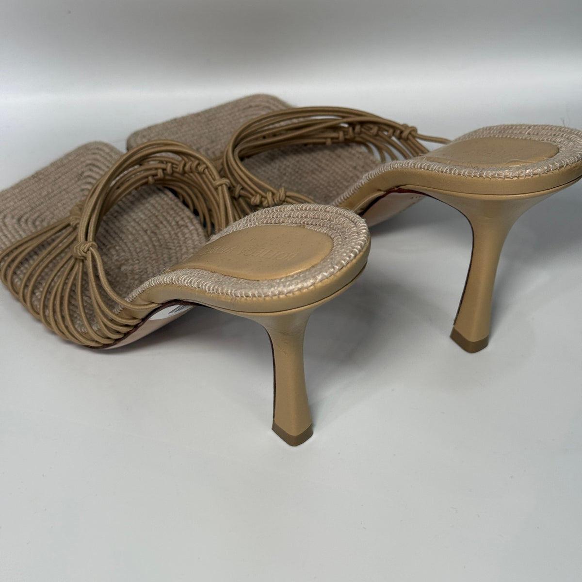 BOTTEGA VENETA Cindy Leather Sandals Sz 39
