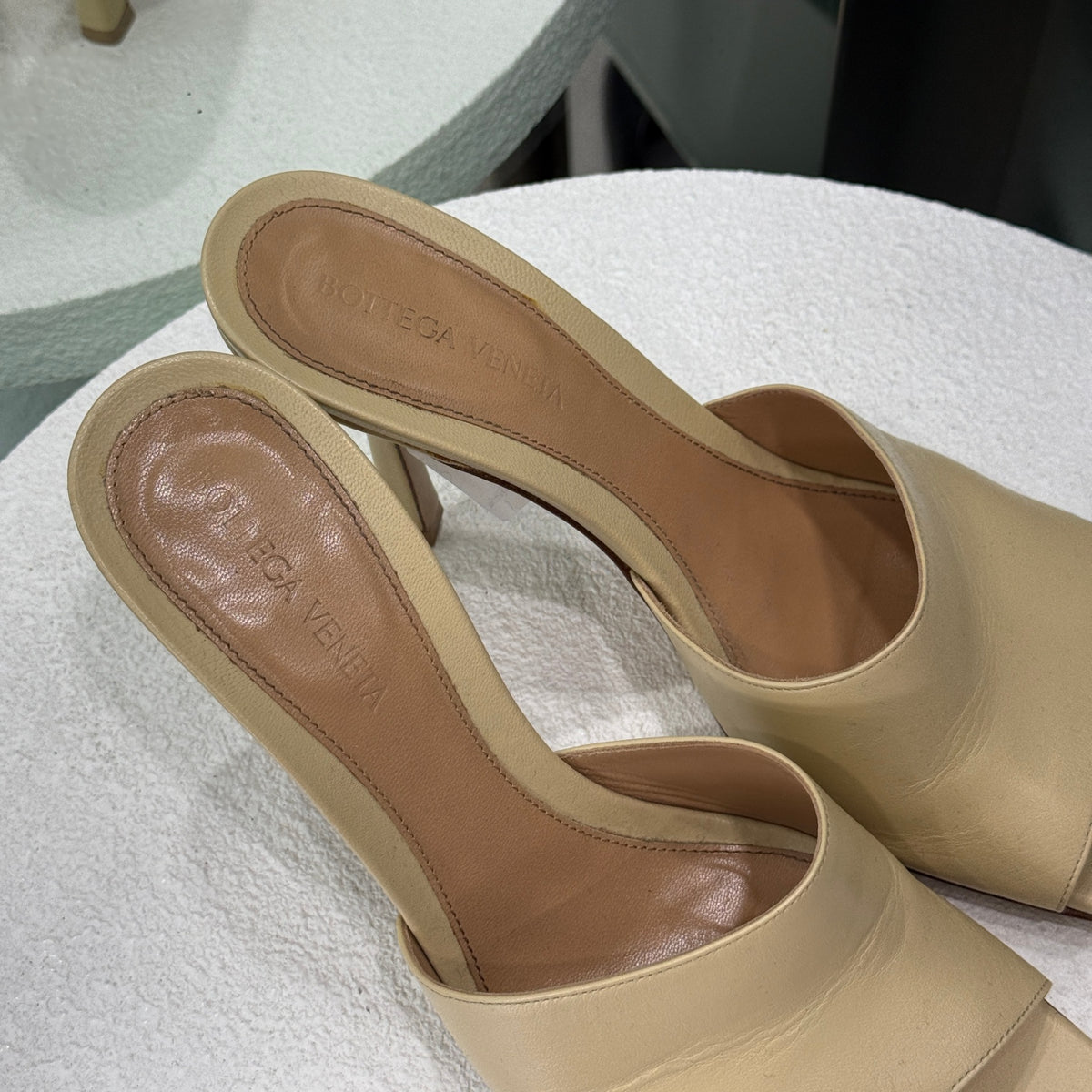 BOTTEGA VENETA Creme Lido Square-Toe Sandals Sz 39