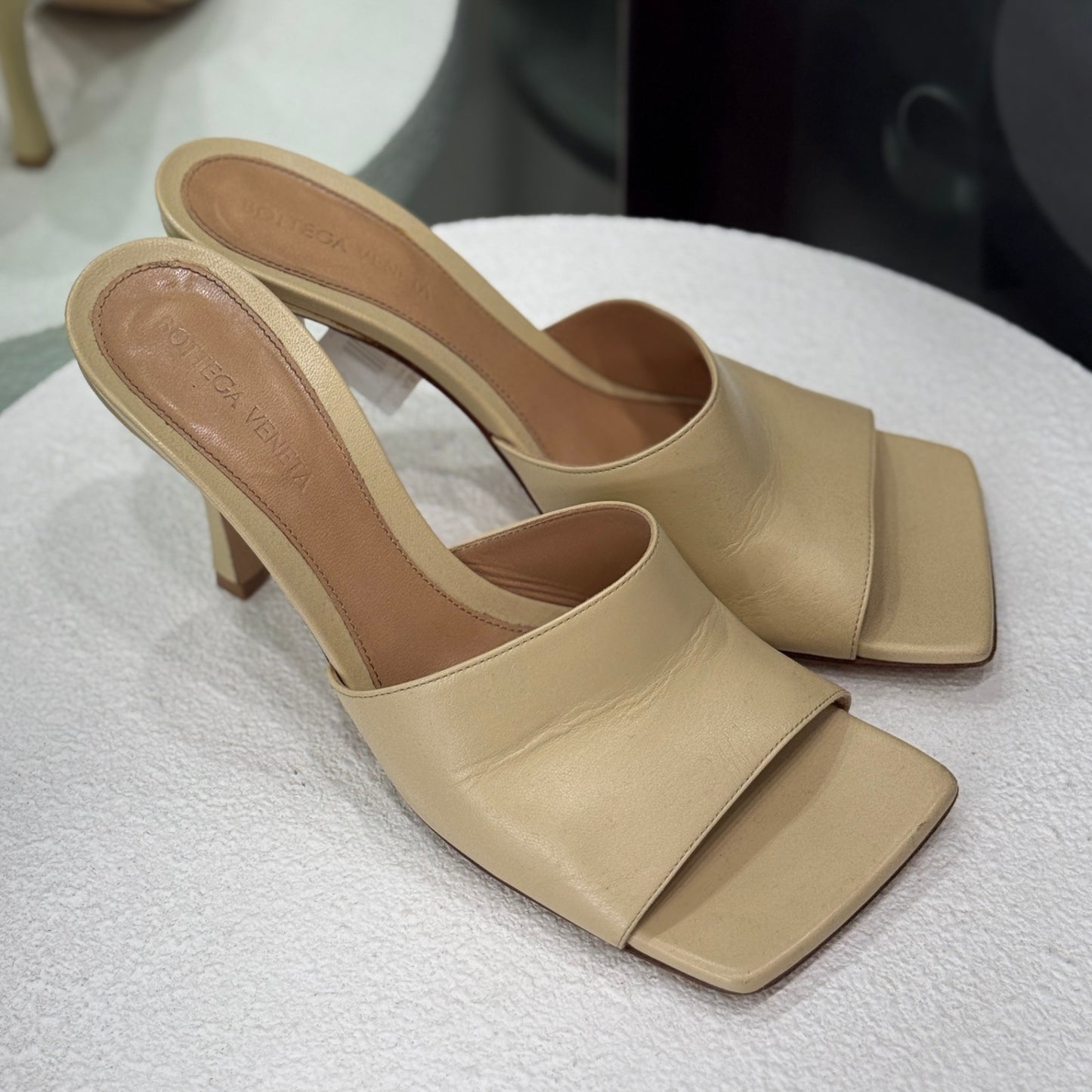 BOTTEGA VENETA Creme Lido Square-Toe Sandals Sz 39