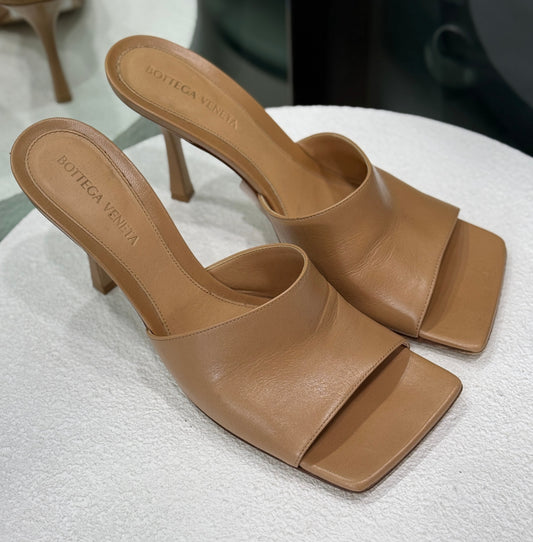 BOTTEGA VENETA Camel Lido Square-Toe Sandals Sz 39