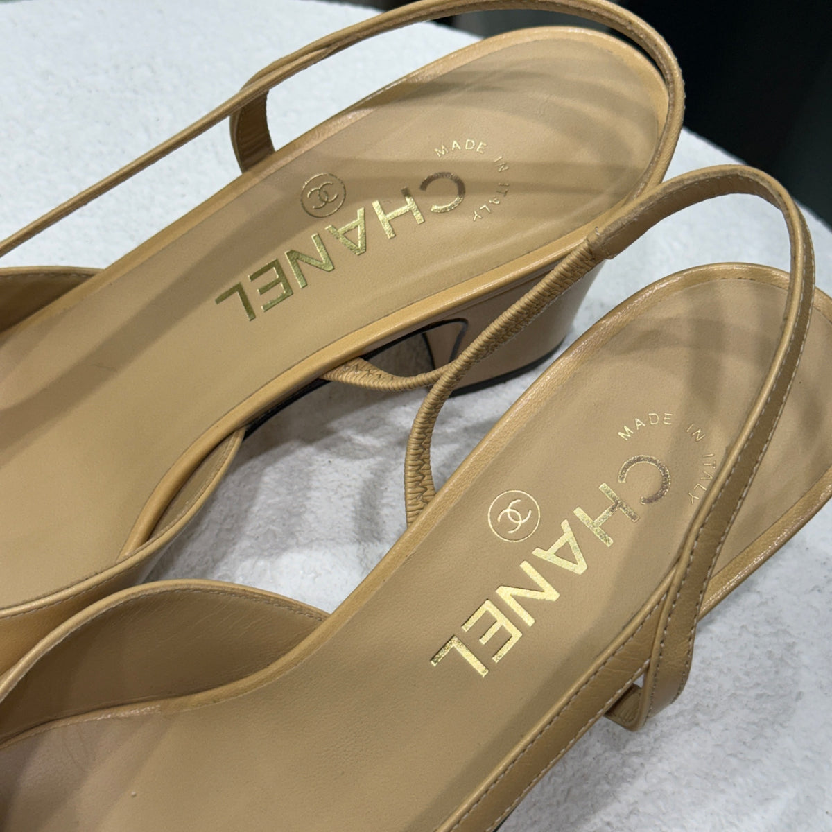 CHANEL Slingbacks Beige & Black Sz 38.5