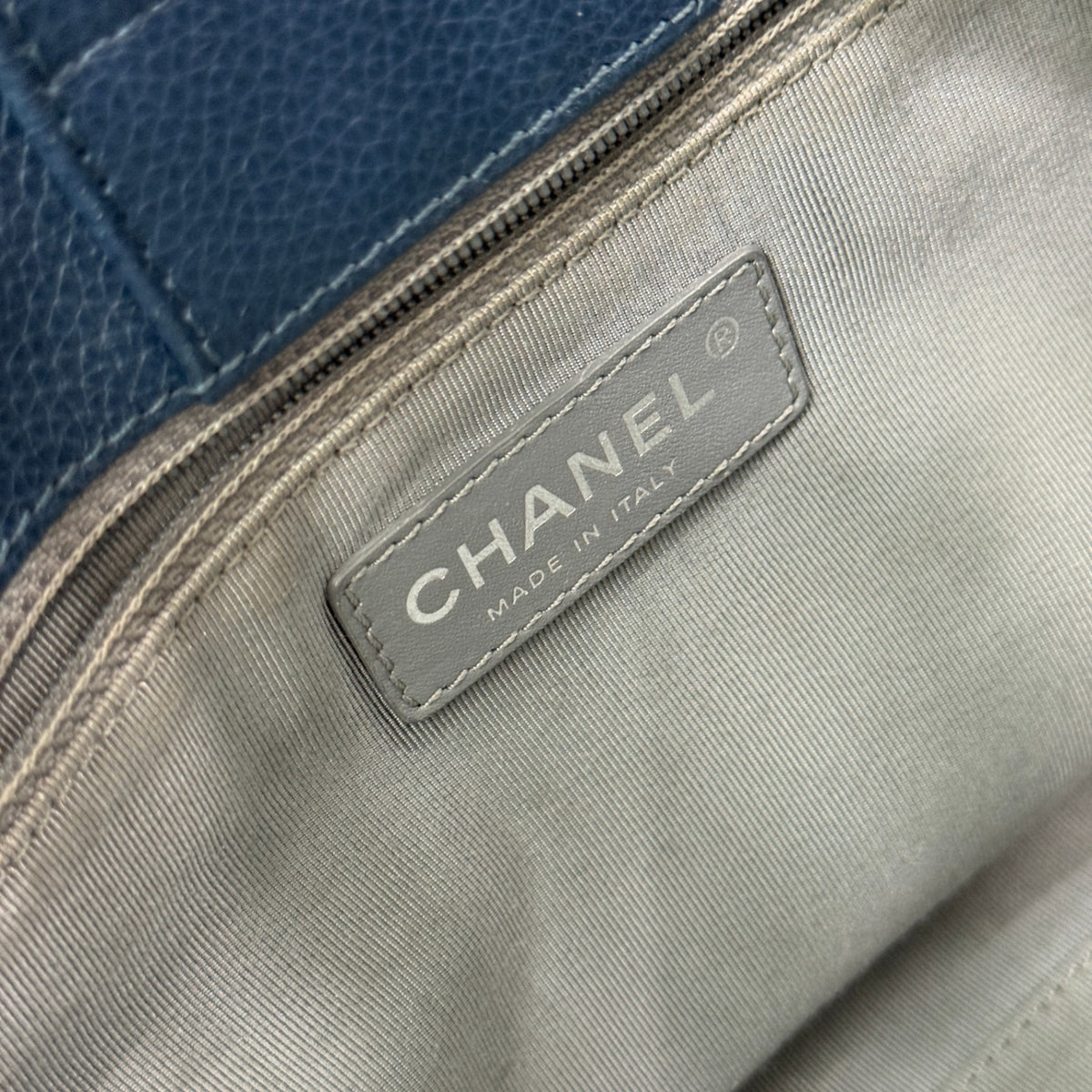CHANEL Executive Cerf Tote Navy