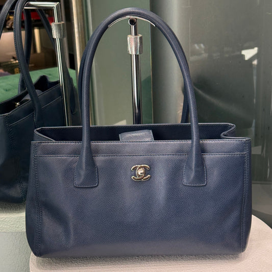 CHANEL Executive Cerf Tote Navy
