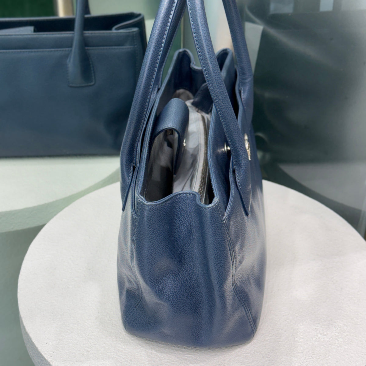 CHANEL Executive Cerf Tote Navy