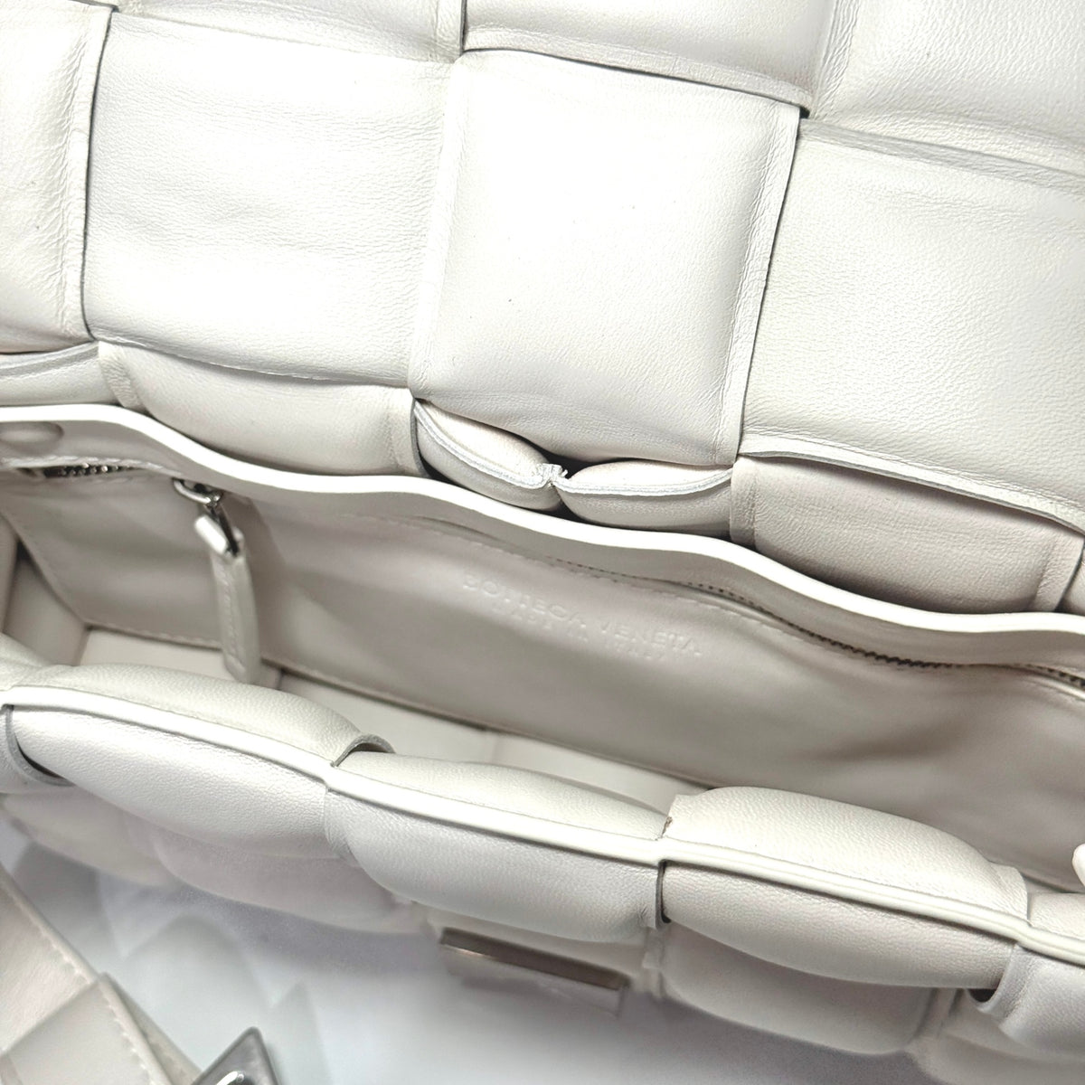 BOTTEGA VENETA Cassette Bag - White