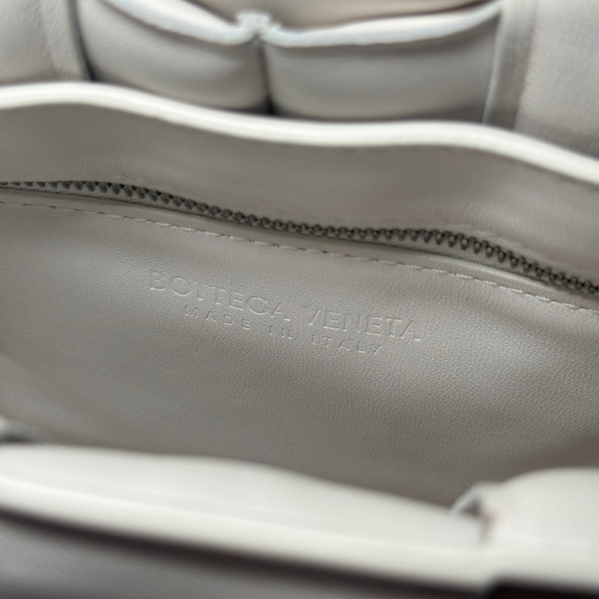 BOTTEGA VENETA Cassette Bag - White