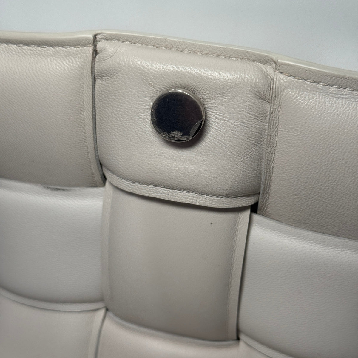 BOTTEGA VENETA Cassette Bag - White