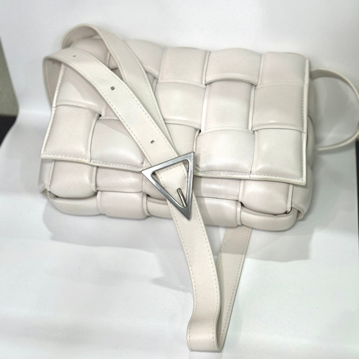 BOTTEGA VENETA Cassette Bag - White