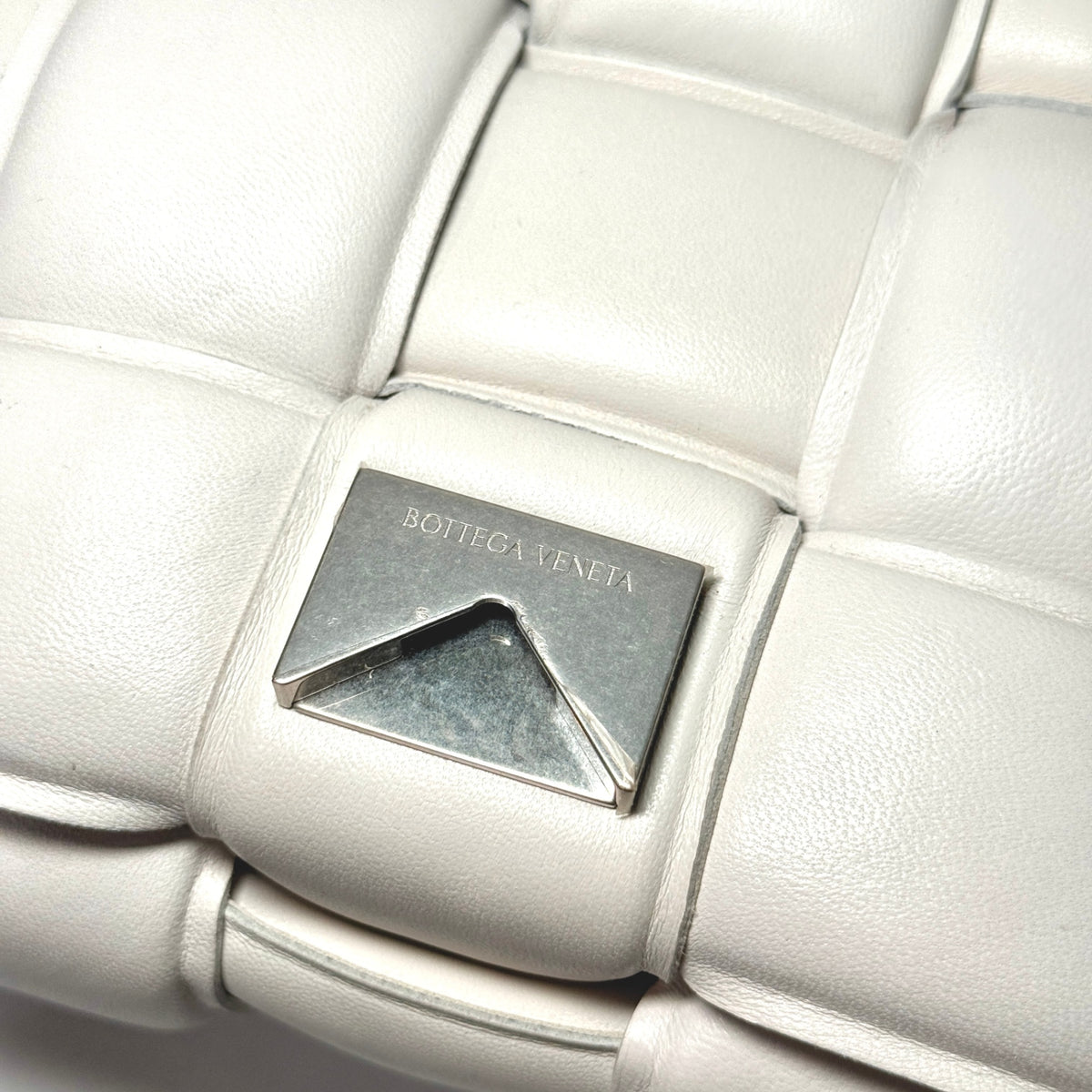 BOTTEGA VENETA Cassette Bag - White