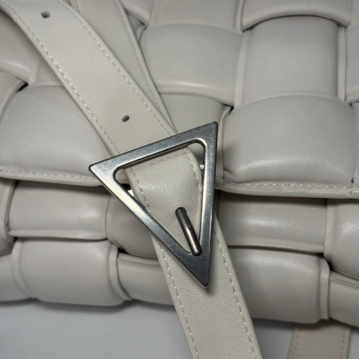 BOTTEGA VENETA Cassette Bag - White