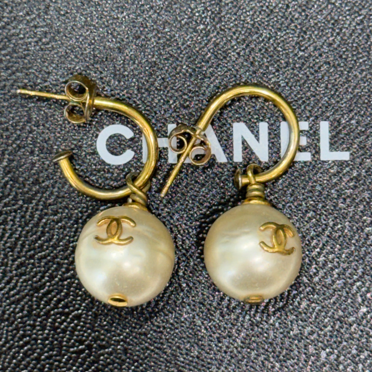 CHANEL Vintage Pearl Earrings