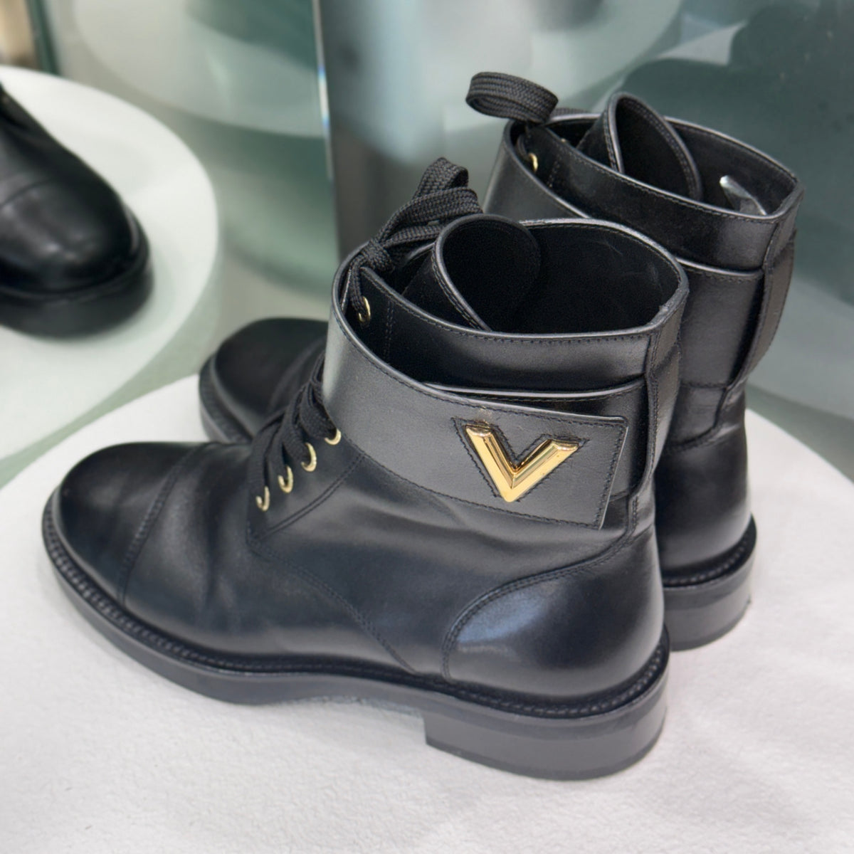 LOUIS VUITTON Black Boots Sz 36