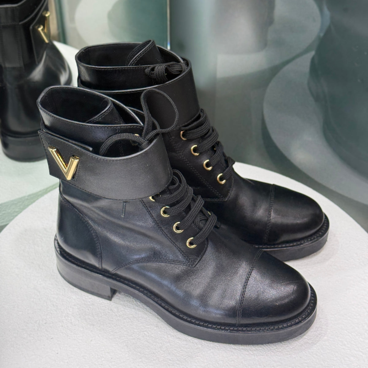 LOUIS VUITTON Black Boots Sz 36