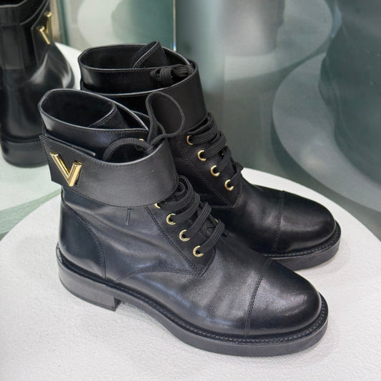 LOUIS VUITTON Black Boots Sz 36