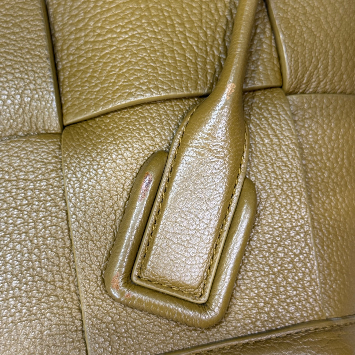 BOTTEGA VENETA Intrecciato Arco Tote Small